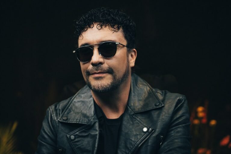 Andrés Cepeda Expands Emotional Tribute to ‘Bogotá’ With Deluxe Edition & Announces U.S. Tour